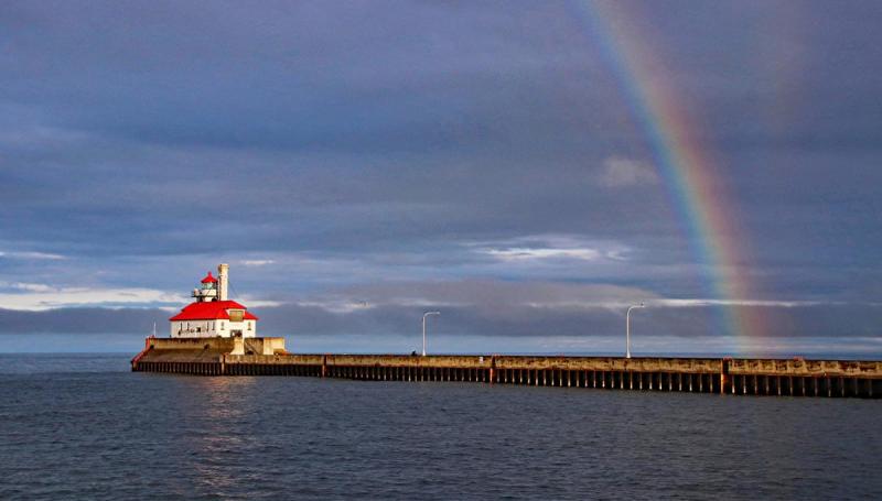 Competition entry: Canal Park Lighthouse