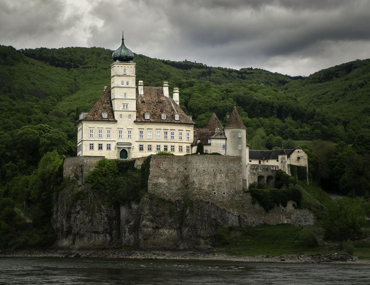 Competition entry: Schonbuhel Castle - Austria on the Danube