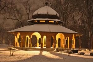 Competition entry: Gazebo in Decemeber