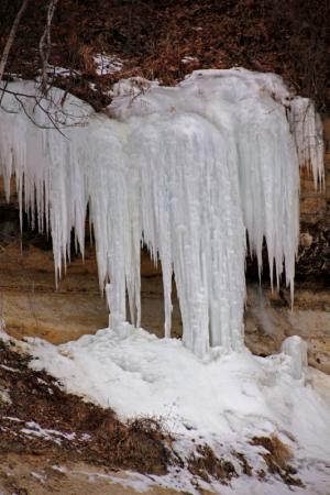 Competition entry: THE ICY BLUFFS OF MINNESOTA