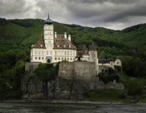 Competition entry: Schonbuhel Castle - Austria on the Danube